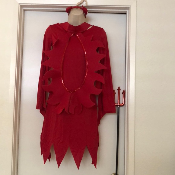 Devil costume includes dress/ neck accessory horns/ pitchfork size S - Picture 1 of 3